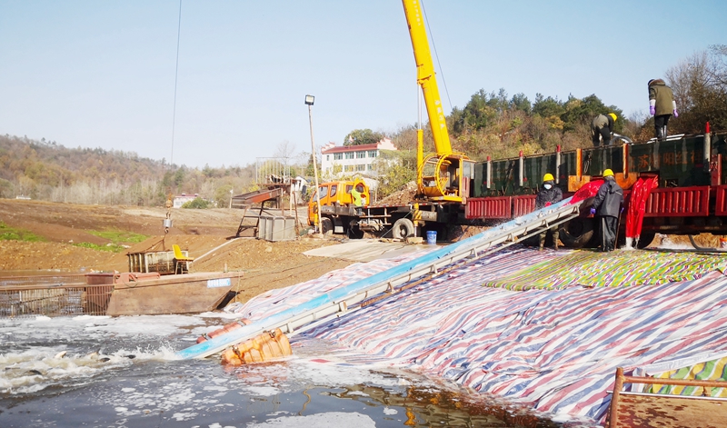 公司圆满完成2022年度鱼种投放